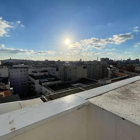 Spacious Flat With Terrace Apartment