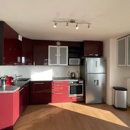 Apartment Spacious Flat With Terrace *