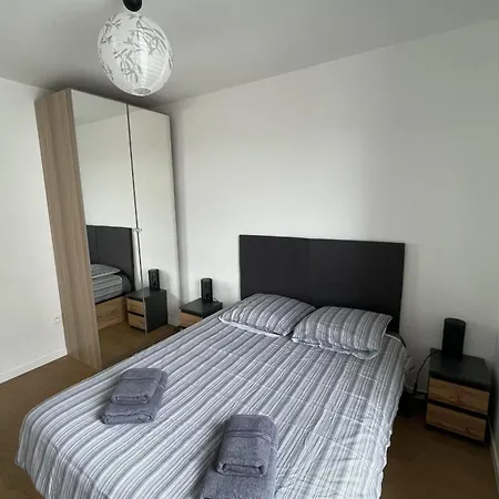 Spacious Flat With Terrace Saint-Denis (Seine-Saint-Denis)
