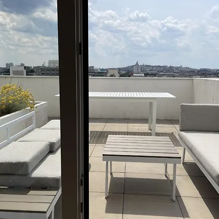Spacious Flat With Terrace Apartment *