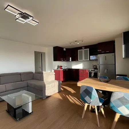 Spacious Flat With Terrace Apartment *
