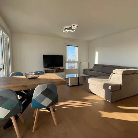 Apartment Spacious Flat With Terrace Saint-Denis (Seine-Saint-Denis)