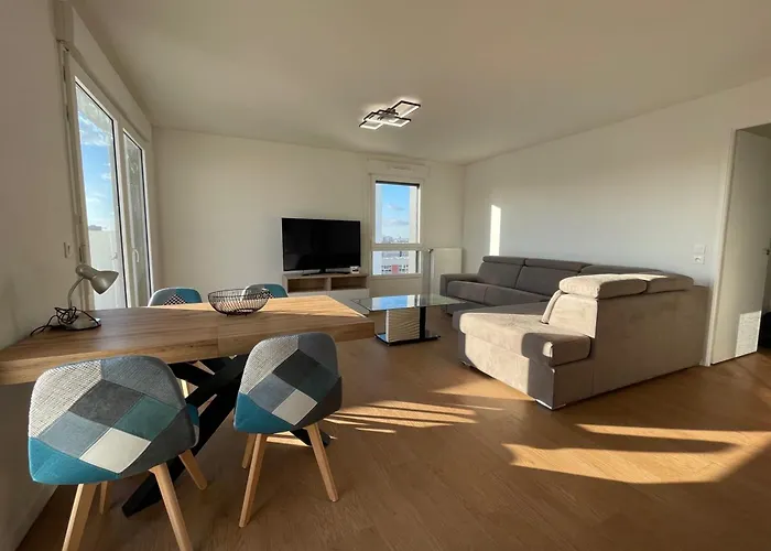 דירה Spacious Flat With Terrace סן-דני